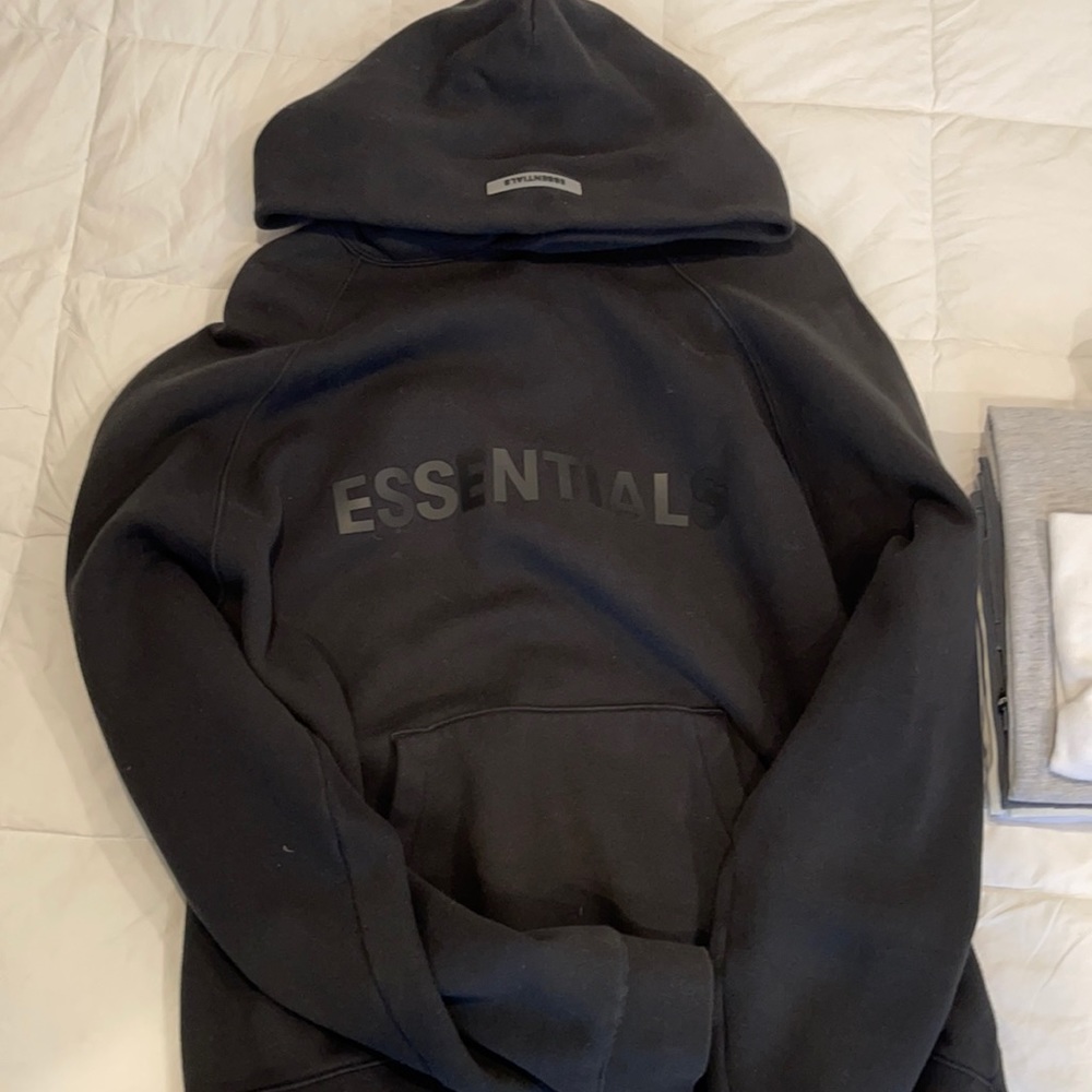 Essential hoodie black